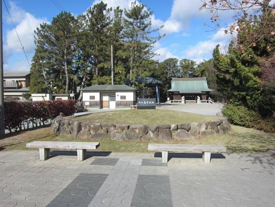 「西之島学校」石碑（若宮八幡宮）