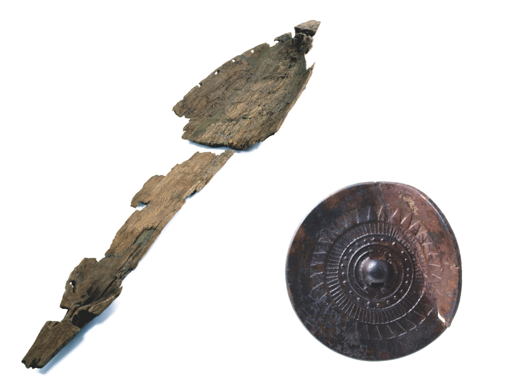 沖田遺跡出土準構造船及び銅鏡