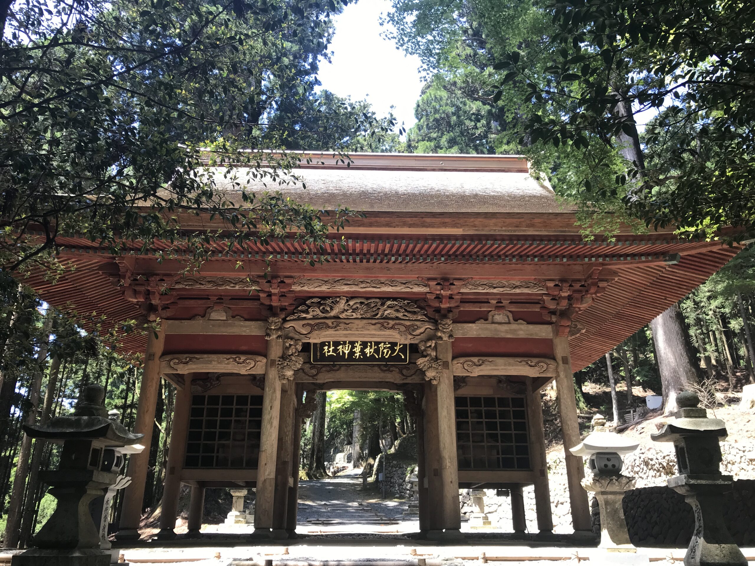 秋葉神社神門(随身門)